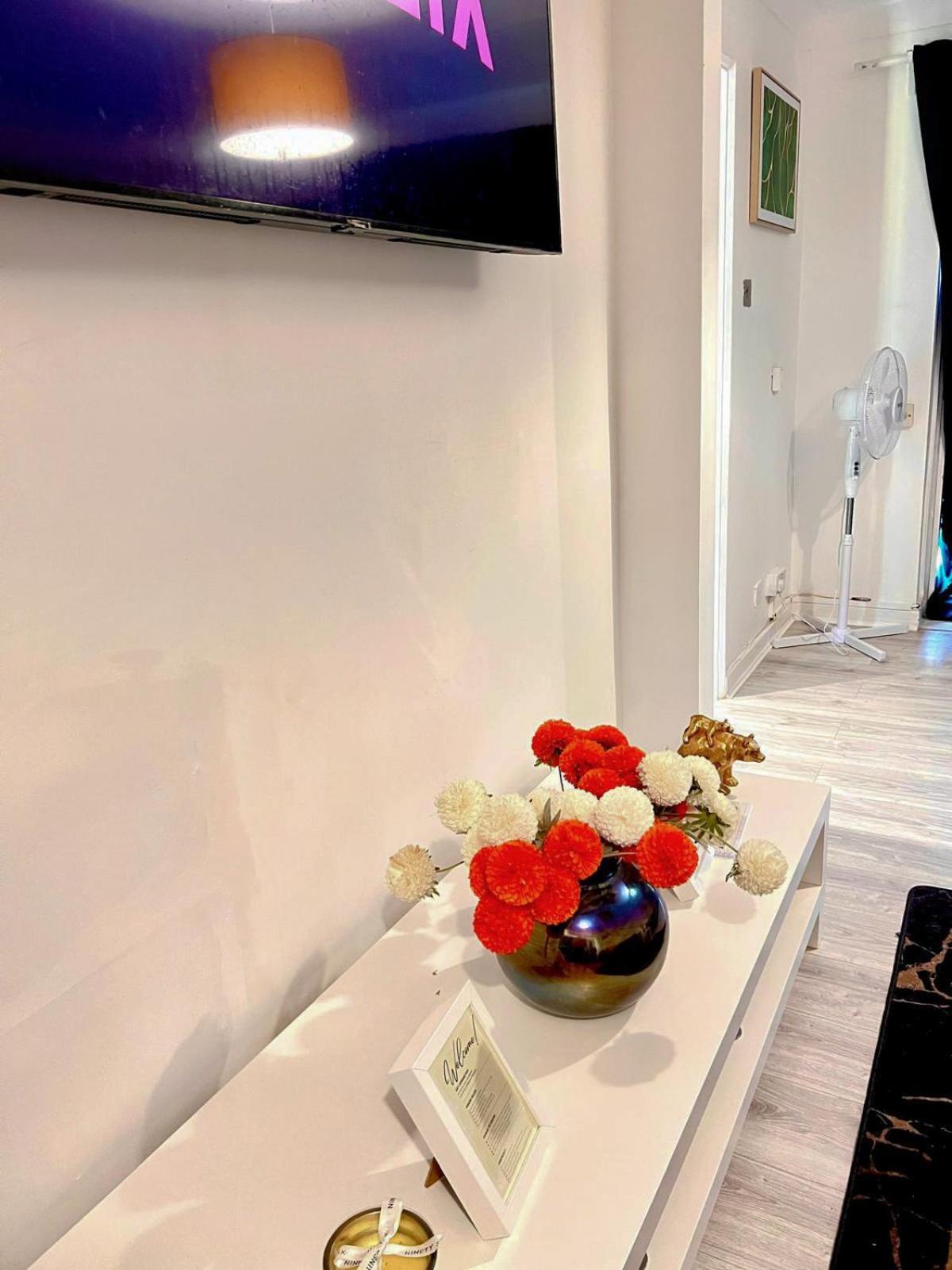 Holiday home Luxe Smart - Serviced - 7 Mins Walk To Town Centre, Hospital & Train Station Basildon (Essex)