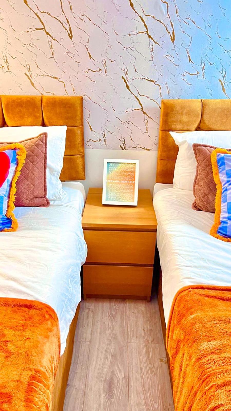 Luxe Smart - Serviced - 7 Mins Walk To Town Centre, Hospital & Train Station Basildon (Essex)